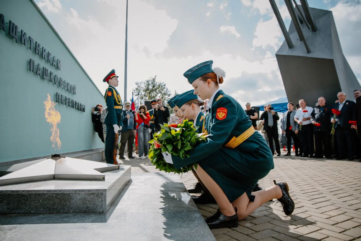 В Краснодаре провели военно-историческую реконструкцию «Переправа памяти» В Краснодаре провели военно-историческую реконструкцию «Переправа памяти»