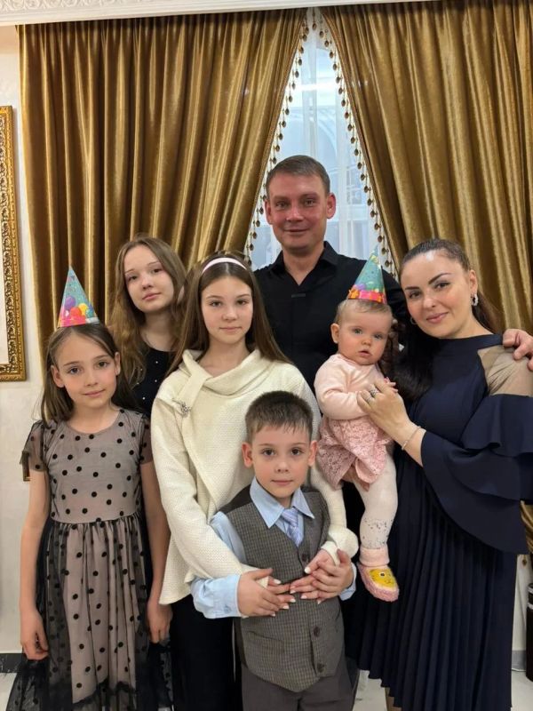 Отец всегда поддержит, попробует кулинарный эксперимент и уступит пульт от телевизора