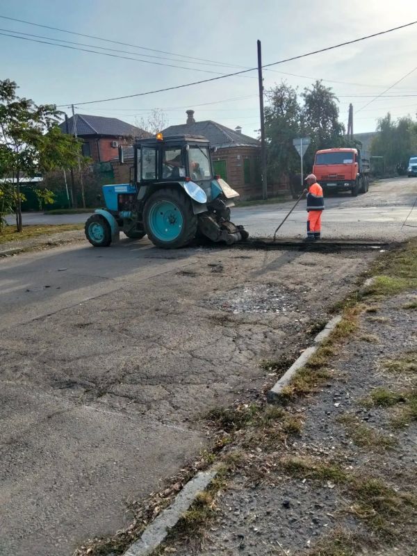 В Ейске приступили к ямочному ремонту дорожного покрытия В Ейске приступили к ямочному ремонту дорожного покрытия