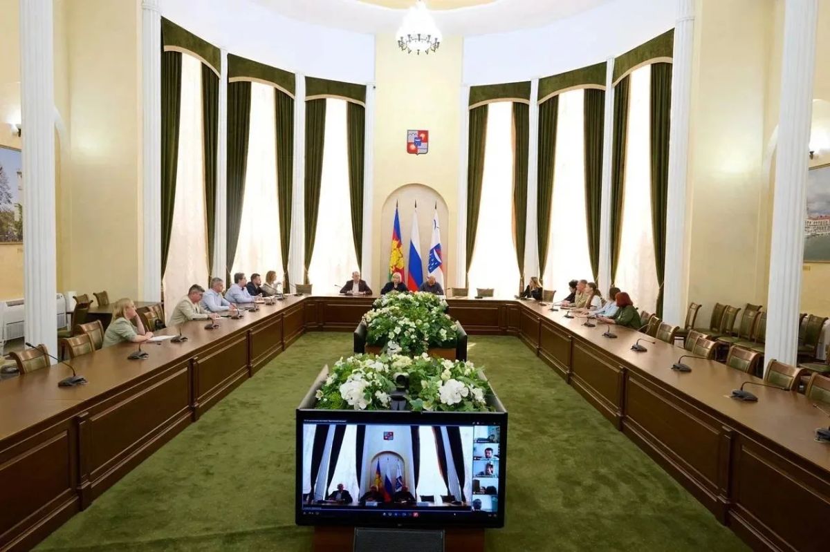 В Сочи началась подготовка к ежегодному городскому фестивалю детского творчества «Хрустальный петушок»