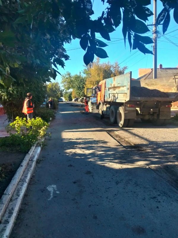 В Ейске приступили к ямочному ремонту дорожного покрытия В Ейске приступили к ямочному ремонту дорожного покрытия