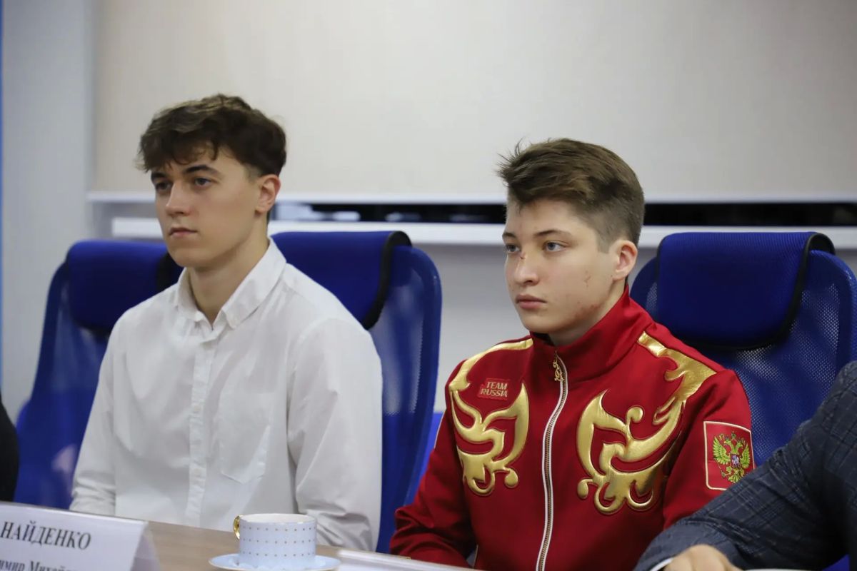 «Спасибо вам за то, что представляете наш регион на международных соревнованиях, показываете высокие результаты «Спасибо вам за то, что представляете наш регион на международных соревнованиях, показываете высокие результаты