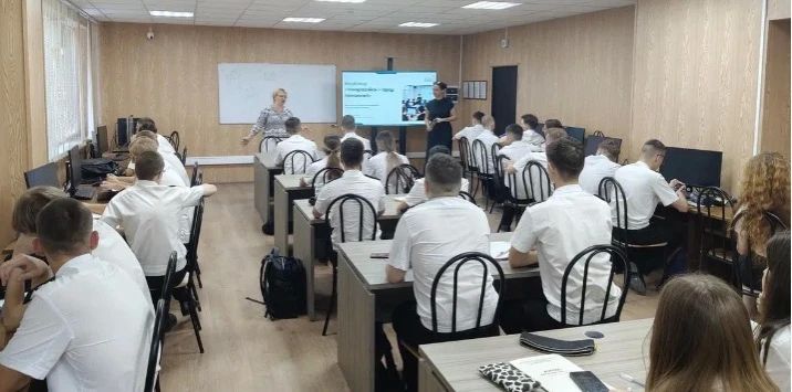 Андрей Кравченко: На встрече с участниками «ГЛАВной команды» обсудили реализацию проектов, которые делают Новороссийск лучше Андрей Кравченко: На встрече с участниками «ГЛАВной команды» обсудили реализацию проектов, которые делают Новороссийск лучше