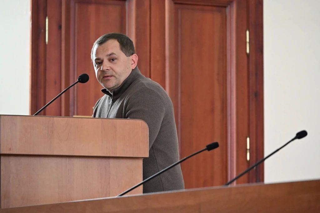 Роман Бублик: Семьи участников СВО должны чувствовать: они не одни, мы рядом и готовы поддержать в любой ситуации Роман Бублик: Семьи участников СВО должны чувствовать: они не одни, мы рядом и готовы поддержать в любой ситуации