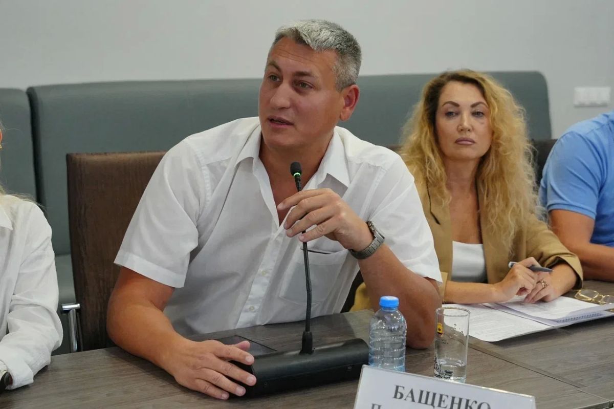 Андрей Кравченко: На встрече с участниками «ГЛАВной команды» обсудили реализацию проектов, которые делают Новороссийск лучше Андрей Кравченко: На встрече с участниками «ГЛАВной команды» обсудили реализацию проектов, которые делают Новороссийск лучше
