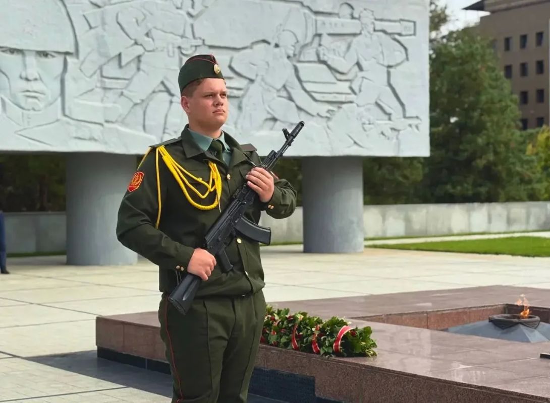 В Краснодаре в течение учебного года на Пост №1 заступят 35 караулов В Краснодаре в течение учебного года на Пост №1 заступят 35 караулов