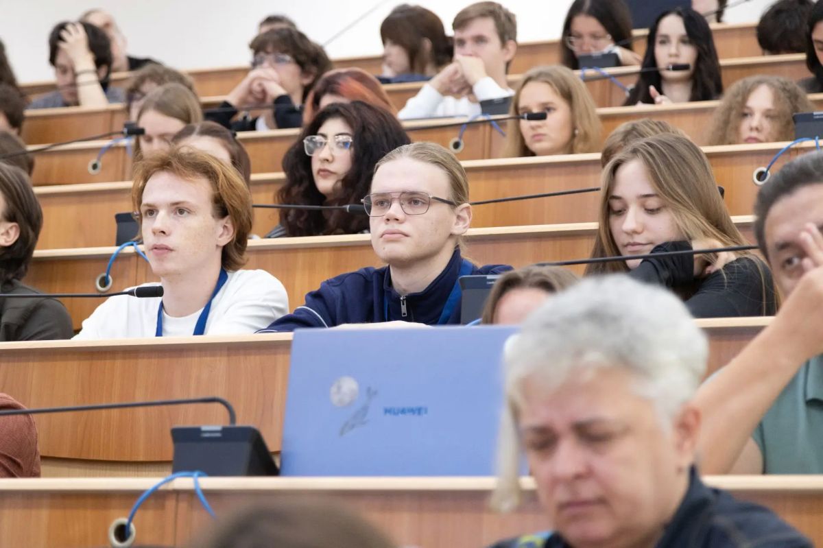 В Кубанском государственном университете обсудили подготовку ИИ-специалистов для развития экономики региона В Кубанском государственном университете обсудили подготовку ИИ-специалистов для развития экономики региона