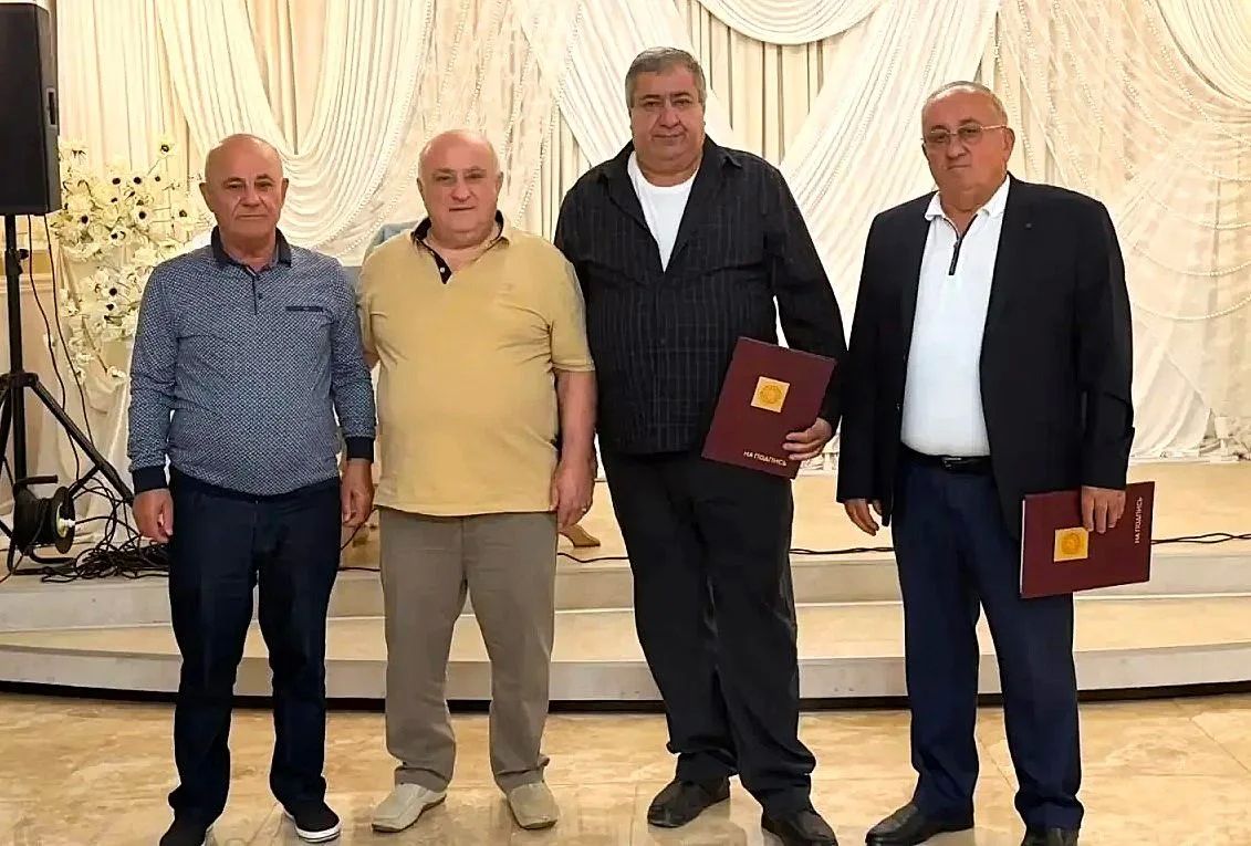 Детство — одно на всех. По инициативе члена совета Ейского отделения Союза армян России Гагика Бавояна был организован и проведен большой праздник для детей-сирот и детей, оставшихся без попечения родителей Херсонской... Детство — одно на всех. По инициативе члена совета Ейского отделения Союза армян России Гагика Бавояна был организован и проведен большой праздник для детей-сирот и детей, оставшихся без попечения родителей Херсонской...