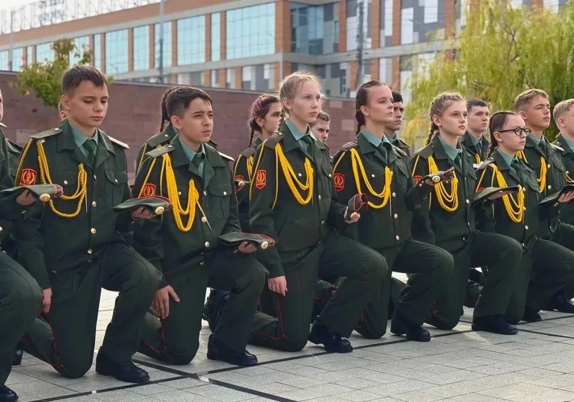 В Краснодаре в течение учебного года на Пост №1 заступят 35 караулов В Краснодаре в течение учебного года на Пост №1 заступят 35 караулов