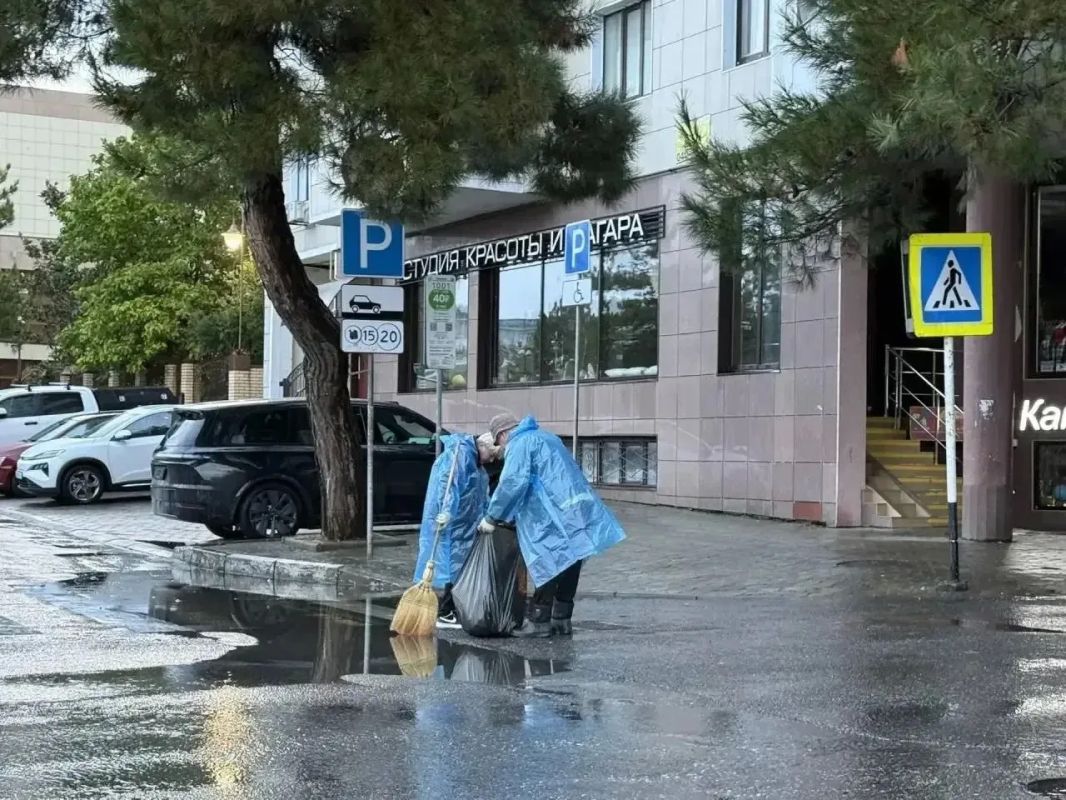 Анапа восстанавливается после ливней: коммунальщики работают в усиленном режиме Анапа восстанавливается после ливней: коммунальщики работают в усиленном режиме