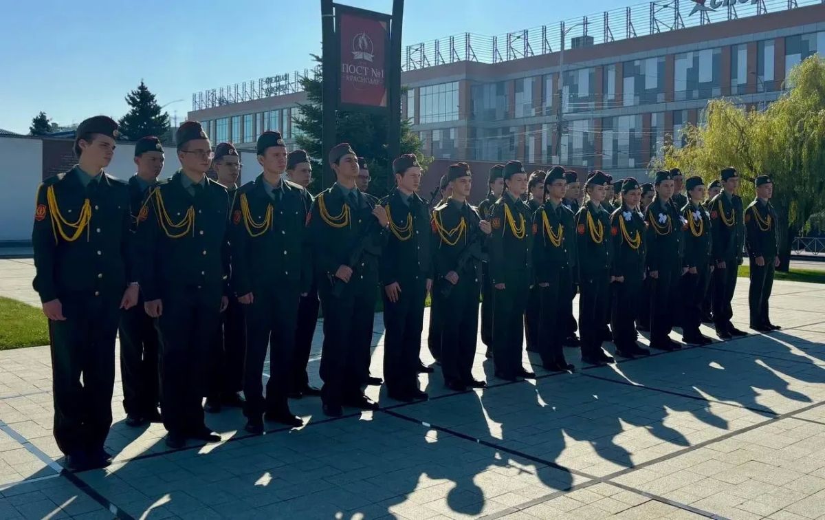 В Краснодаре в течение учебного года на Пост №1 заступят 35 караулов В Краснодаре в течение учебного года на Пост №1 заступят 35 караулов