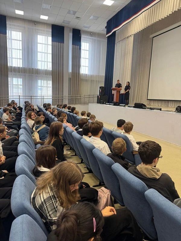 Транспортные полицейские провели урок антитеррористической грамотности для школьников Горячего Ключа