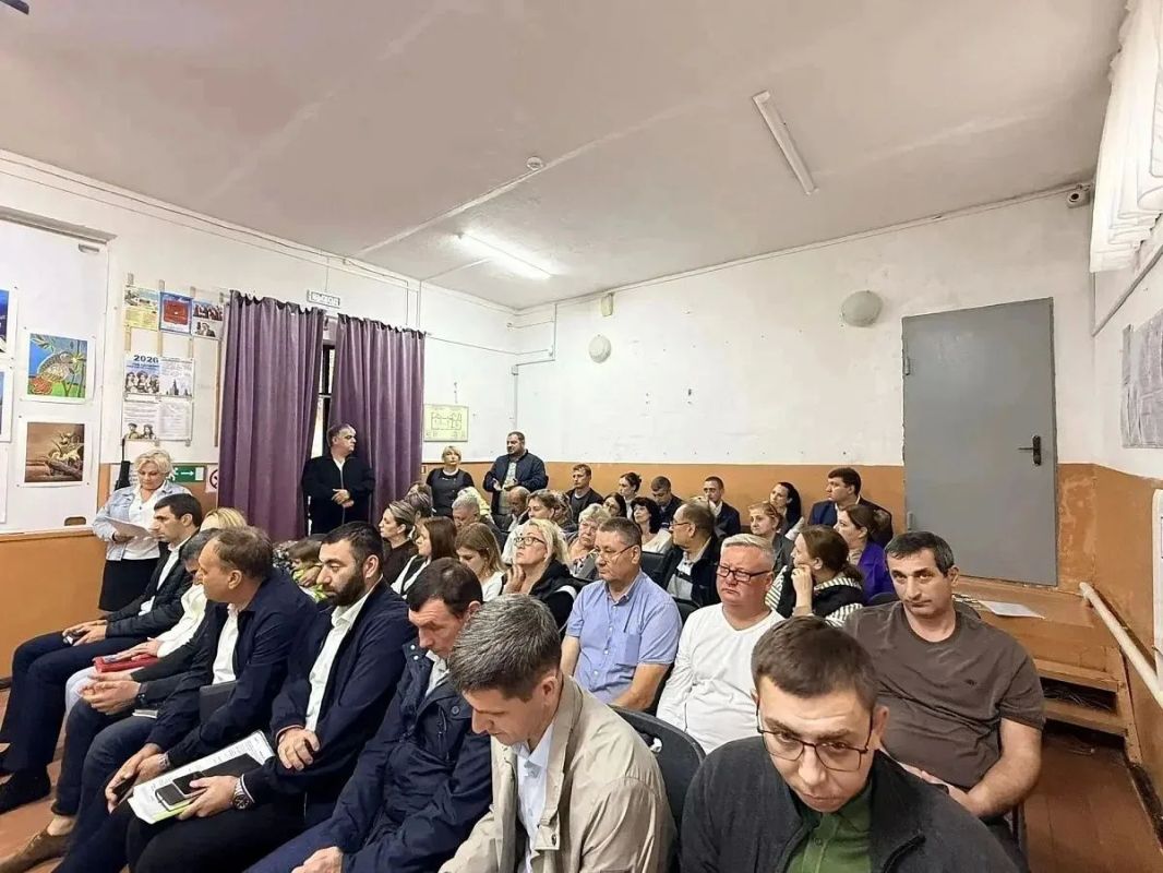 В Сочи состоялась встреча с жителями ТОС «Калиновое Озеро» В Сочи состоялась встреча с жителями ТОС «Калиновое Озеро»