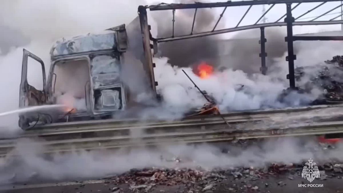 Фура с алкоголем загорелась на трассе М12