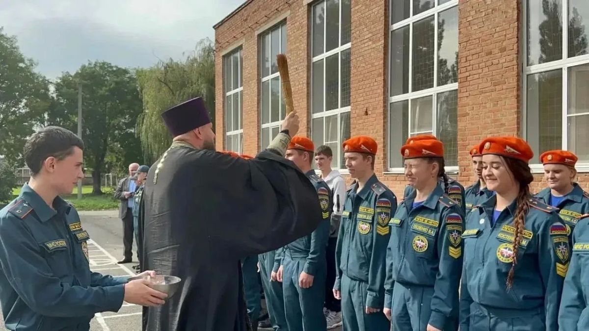 Посвящение в спасатели!. В «Армавирском техникуме технологии и сервиса» прошла торжественная церемония посвящения в профессию Посвящение в спасатели!. В «Армавирском техникуме технологии и сервиса» прошла торжественная церемония посвящения в профессию