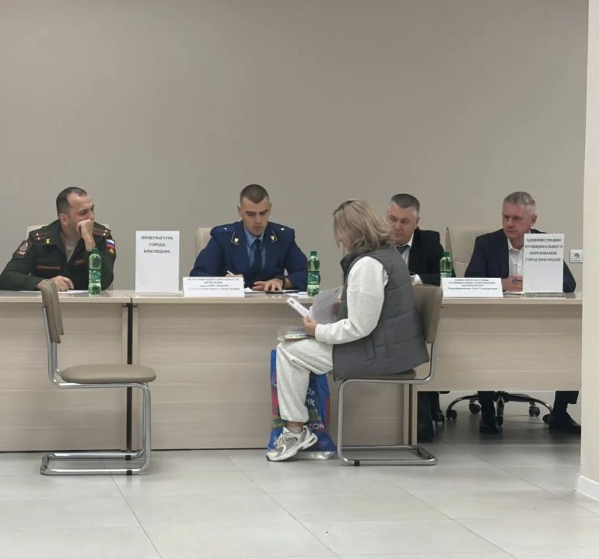 Исполняющий обязанности прокурора г. Краснодара провел прием участников СВО и членов их семей в филиале фонда «Защитники Отечества» Исполняющий обязанности прокурора г. Краснодара провел прием участников СВО и членов их семей в филиале фонда «Защитники Отечества»