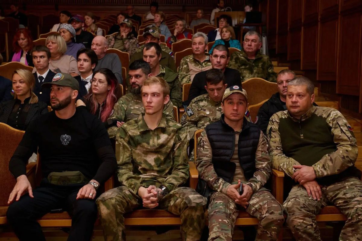 В Сочи в «День Белых Журавлей» почтили память погибших защитников Отечества В Сочи в «День Белых Журавлей» почтили память погибших защитников Отечества
