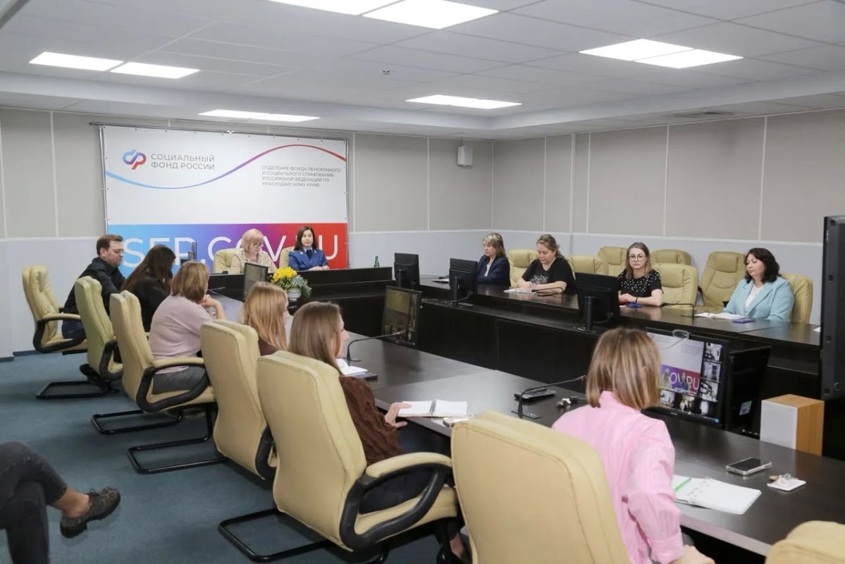 Прокуратурой края в Отделении Социального фонда России проведена лекция по кибербезопасности и методам противодействия угрозам в цифровом пространстве Прокуратурой края в Отделении Социального фонда России проведена лекция по кибербезопасности и методам противодействия угрозам в цифровом пространстве