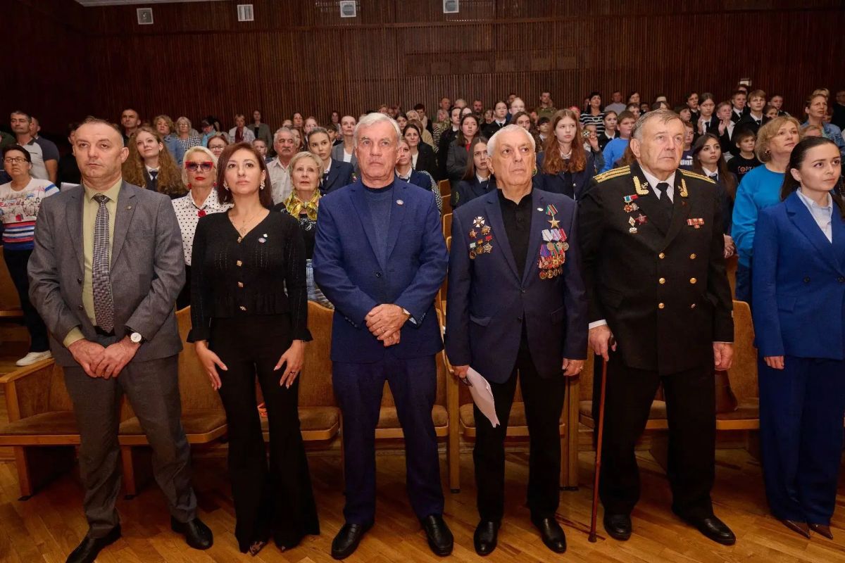 В Сочи в «День Белых Журавлей» почтили память погибших защитников Отечества В Сочи в «День Белых Журавлей» почтили память погибших защитников Отечества