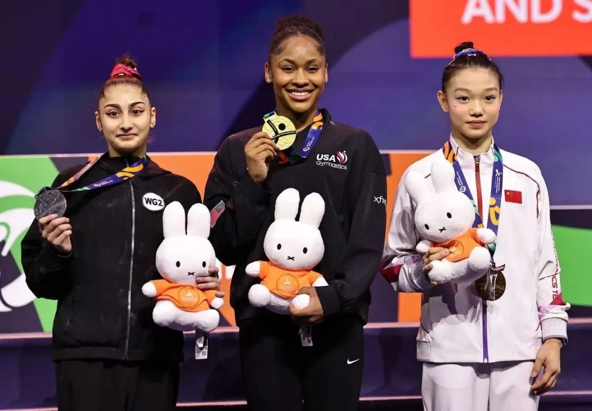 Анапчанка Людмила Рощина стала серебряным призером Чемпионата мира по спортивной гимнастике в личном многоборье Анапчанка Людмила Рощина стала серебряным призером Чемпионата мира по спортивной гимнастике в личном многоборье