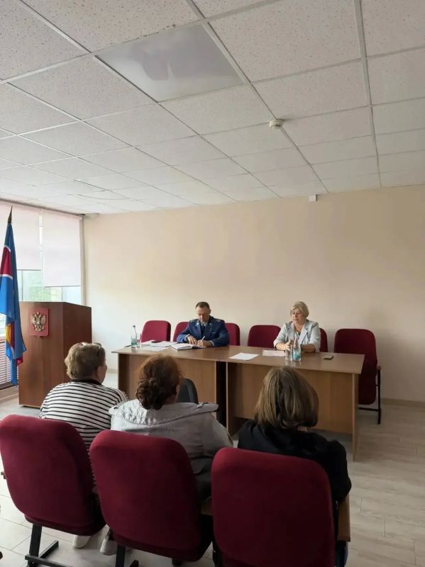 Прокурор Темрюкского района Роман Швецов провел выездной прием участников специальной военной операции и членов их семей в отдаленном населенном пункте района Прокурор Темрюкского района Роман Швецов провел выездной прием участников специальной военной операции и членов их семей в отдаленном населенном пункте района