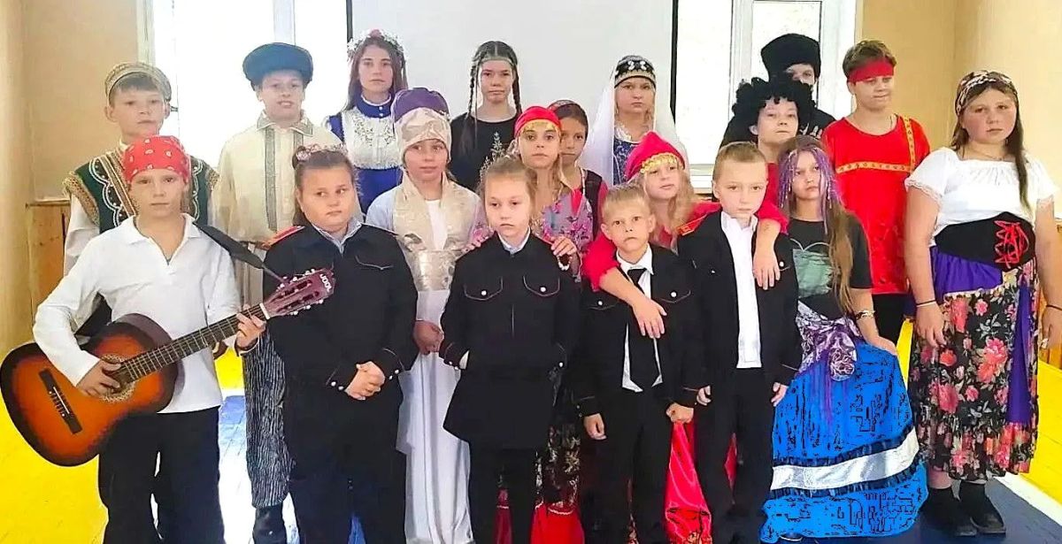 В единстве — наша сила!. В школе №13 посёлка Ясенская Переправа отметили День народного единства