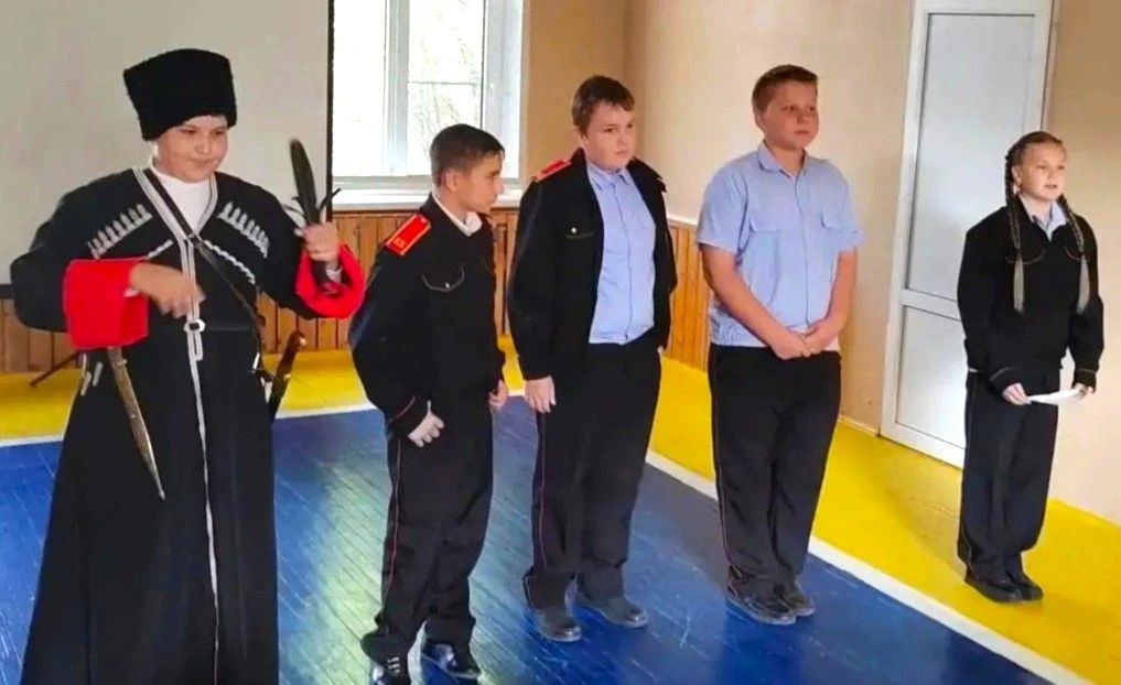 В единстве — наша сила!. В школе №13 посёлка Ясенская Переправа отметили День народного единства В единстве — наша сила!. В школе №13 посёлка Ясенская Переправа отметили День народного единства