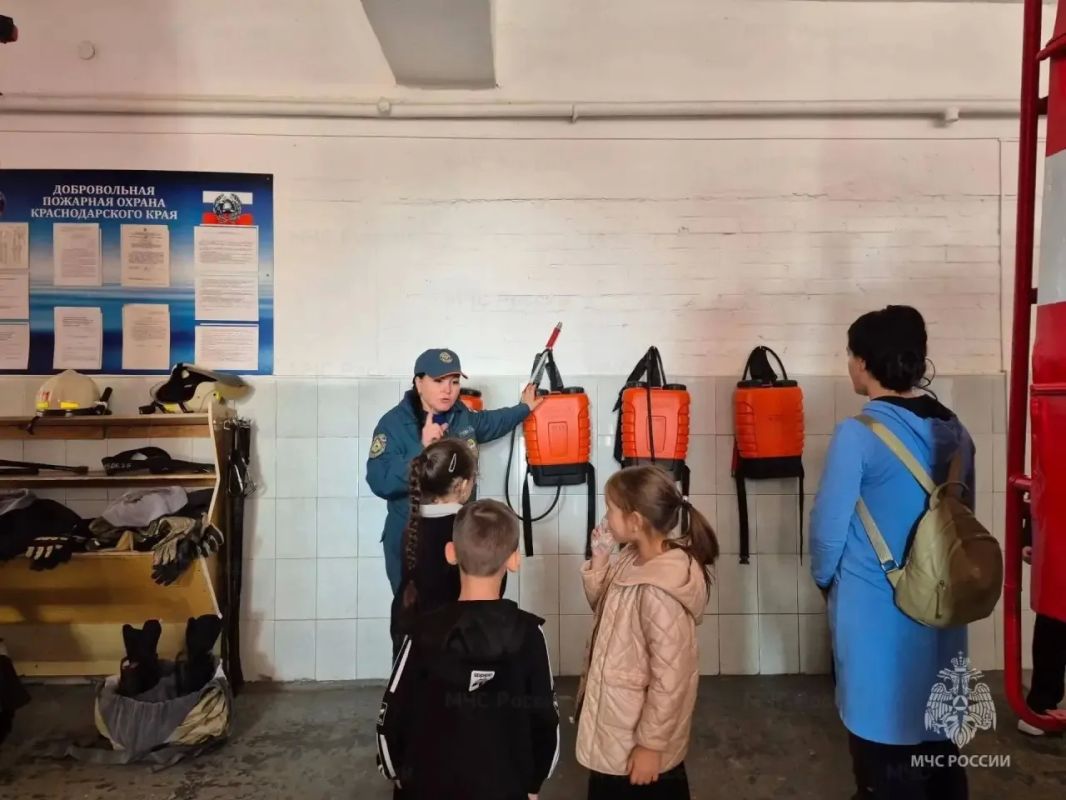 Перед осенними каникулами первоклассникам напомнили правила пожарной безопасности Перед осенними каникулами первоклассникам напомнили правила пожарной безопасности