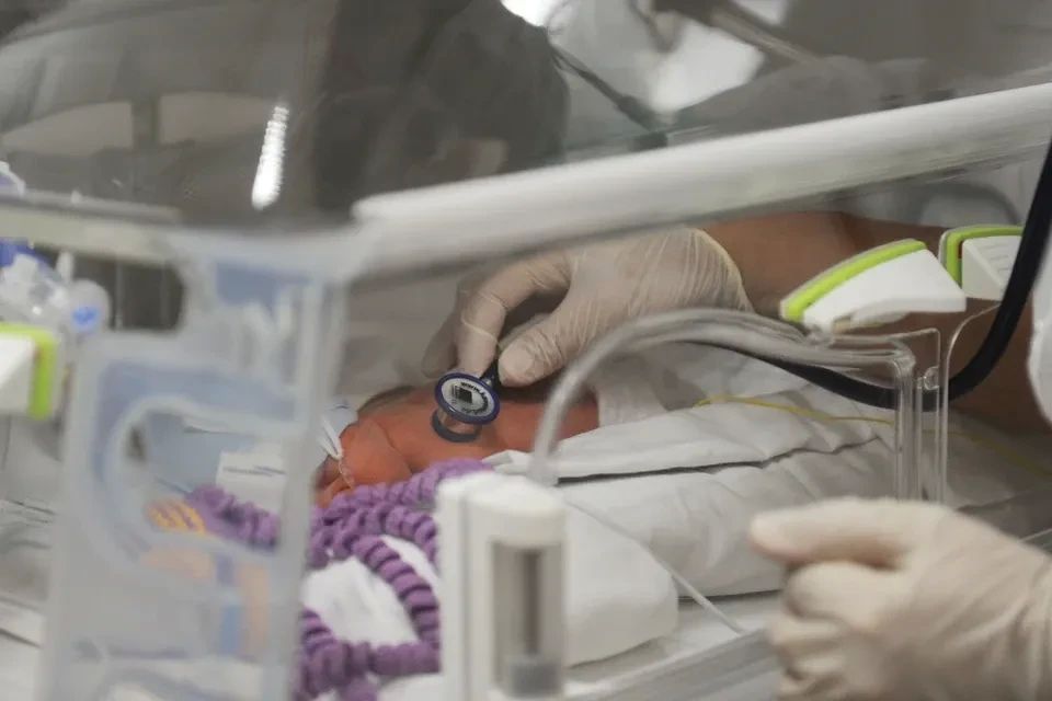 Более 570 недоношенных детей спасли на Кубани с начала года
