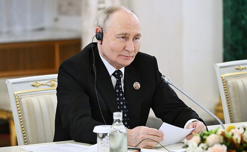 Президент Российской Федерации Владимир Путин провёл в Кремле встречу с Президентом Арабской Республики Египет Абдельфаттахом Сиси, который прибыл в Москву для участия в третьем саммите Россия – Африка (28 октября 2026 года) Президент Российской Федерации Владимир Путин провёл в Кремле встречу с Президентом Арабской Республики Египет Абдельфаттахом Сиси, который прибыл в Москву для участия в третьем саммите Россия – Африка (28 октября 2026 года)