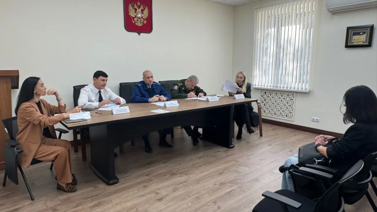 Туапсинский межрайонный прокурор Евгений Елин провел прием членов семей участников СВО с участием представителей администрации, соцзащиты, военкомата и Фонда «Защитники Отечества»