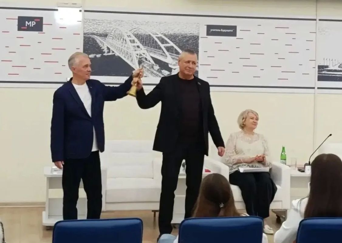 «Шаги к успеху: архитектура и смыслы читающей школы» — в Краснодарском крае прошёл читательский конференц-тур! «Шаги к успеху: архитектура и смыслы читающей школы» — в Краснодарском крае прошёл читательский конференц-тур!