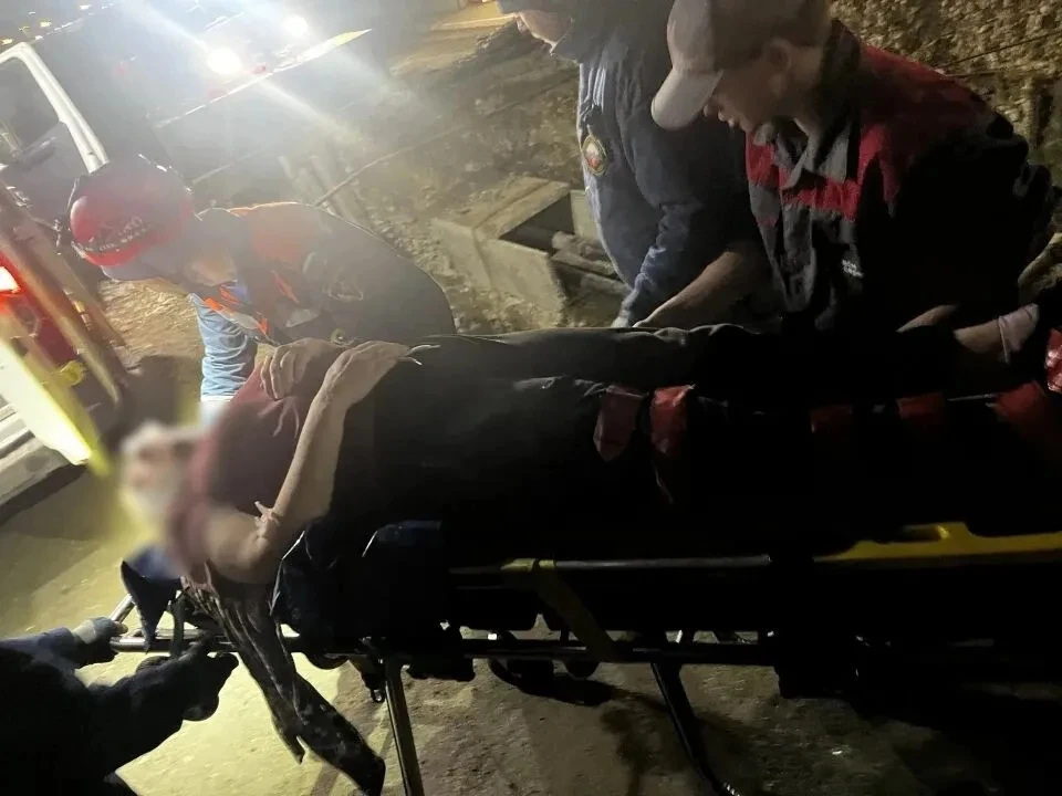 С четырехметровой высоты упала женщина в канаву на стройплощадке в Сочи