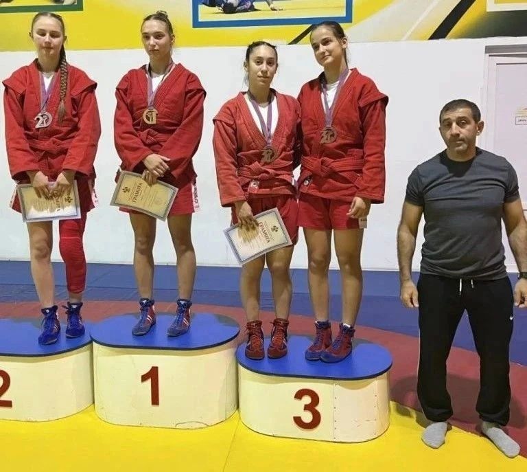 Сочинские самбисты завоевали пять медалей на первенстве Краснодарского края Сочинские самбисты завоевали пять медалей на первенстве Краснодарского края