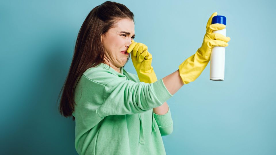 Избавьтесь от неприятного запаха раз и навсегда: этот трюк наполнит ваш санузел свежим ароматом