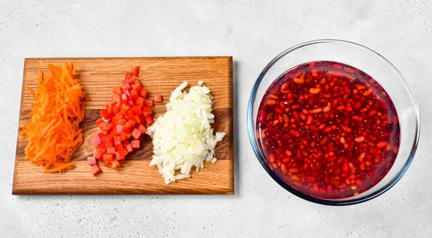 Суп с копчеными ребрышками и фасолью