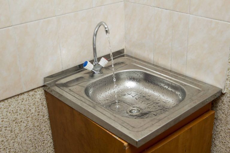 Как известковый налёт на сантехнике может угрожать вашему здоровью