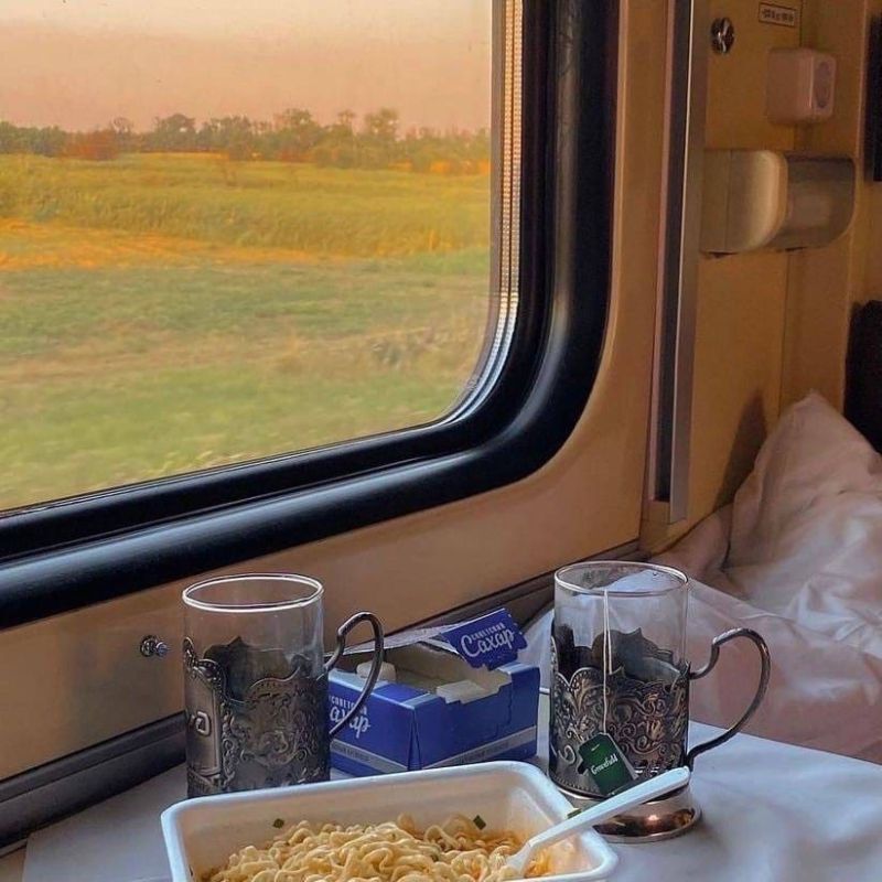 Осеннее путешествие на поезде: как собрать провиант и напитки для дороги