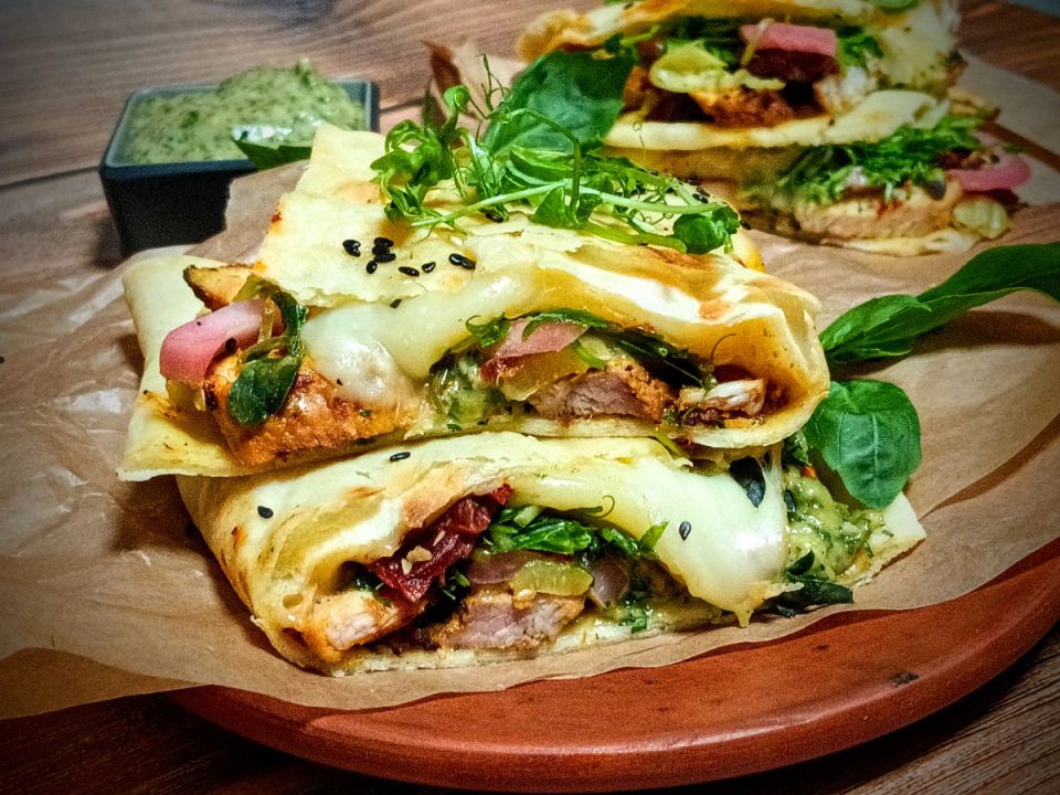 Вкусный наан с курицей и сыром: удивительное блюдо для гурманов