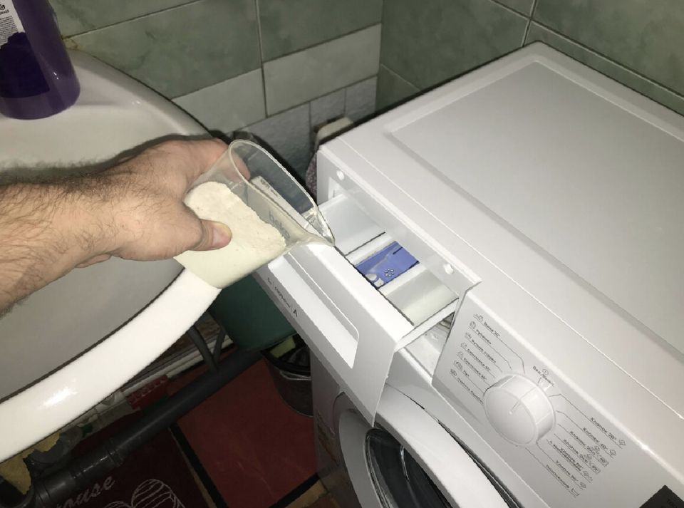 Правильный подход к использованию стирального порошка: сколько нужно сыпать?