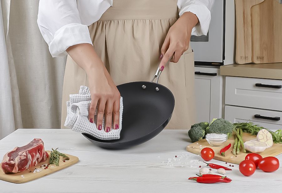 Как продлить жизнь вашей сковороде: советы по уходу